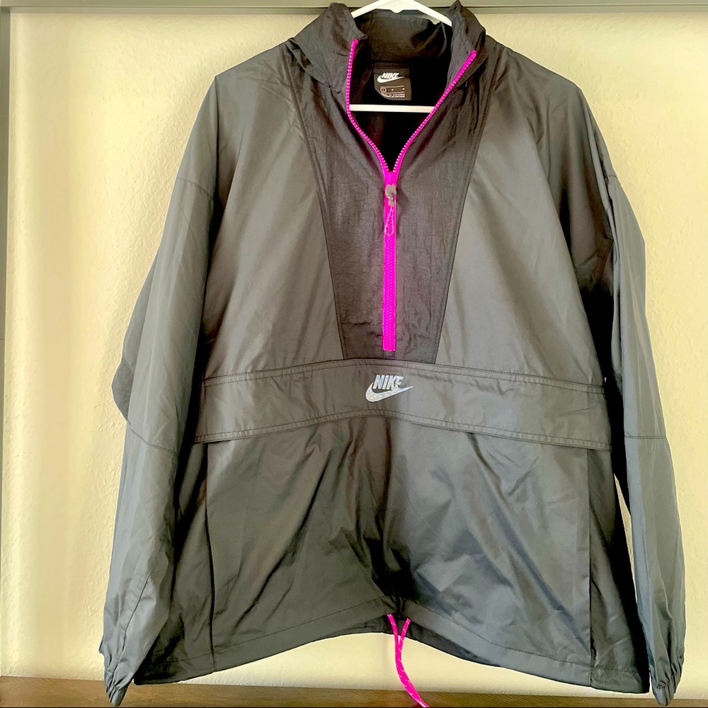 Nike Women’s Large Pullover Windbreaker Jacket